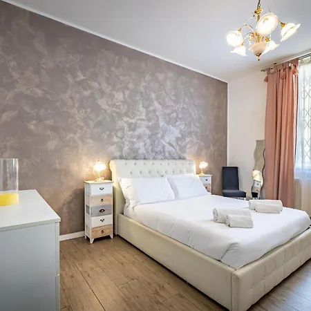 Apartment Id Light-filled With Garden Oasis