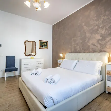 Id Light-filled With Garden Oasis Apartment *