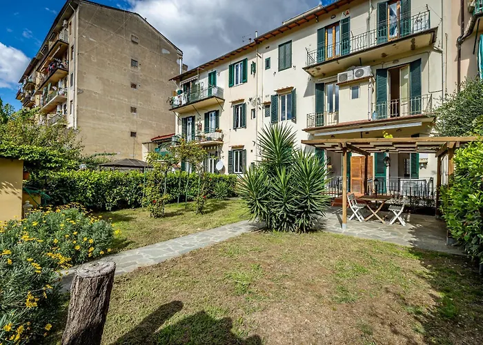 Id Light-filled With Garden Oasis Apartment