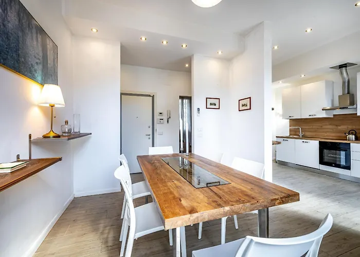 Apartment Id Light-filled With Garden Oasis