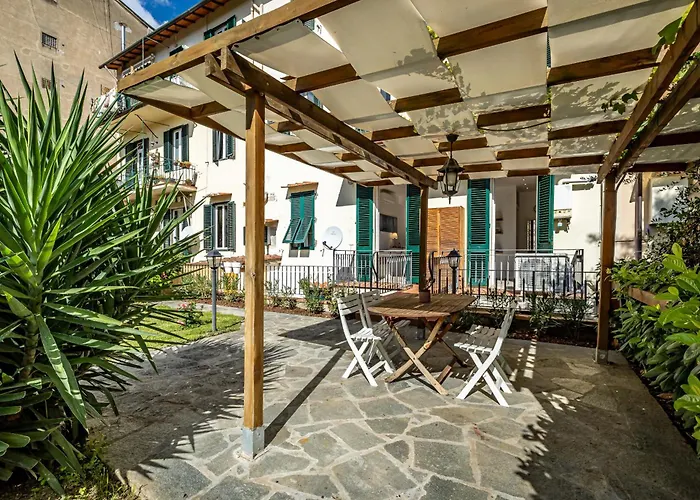 Apartment Id Light-filled With Garden Oasis *
